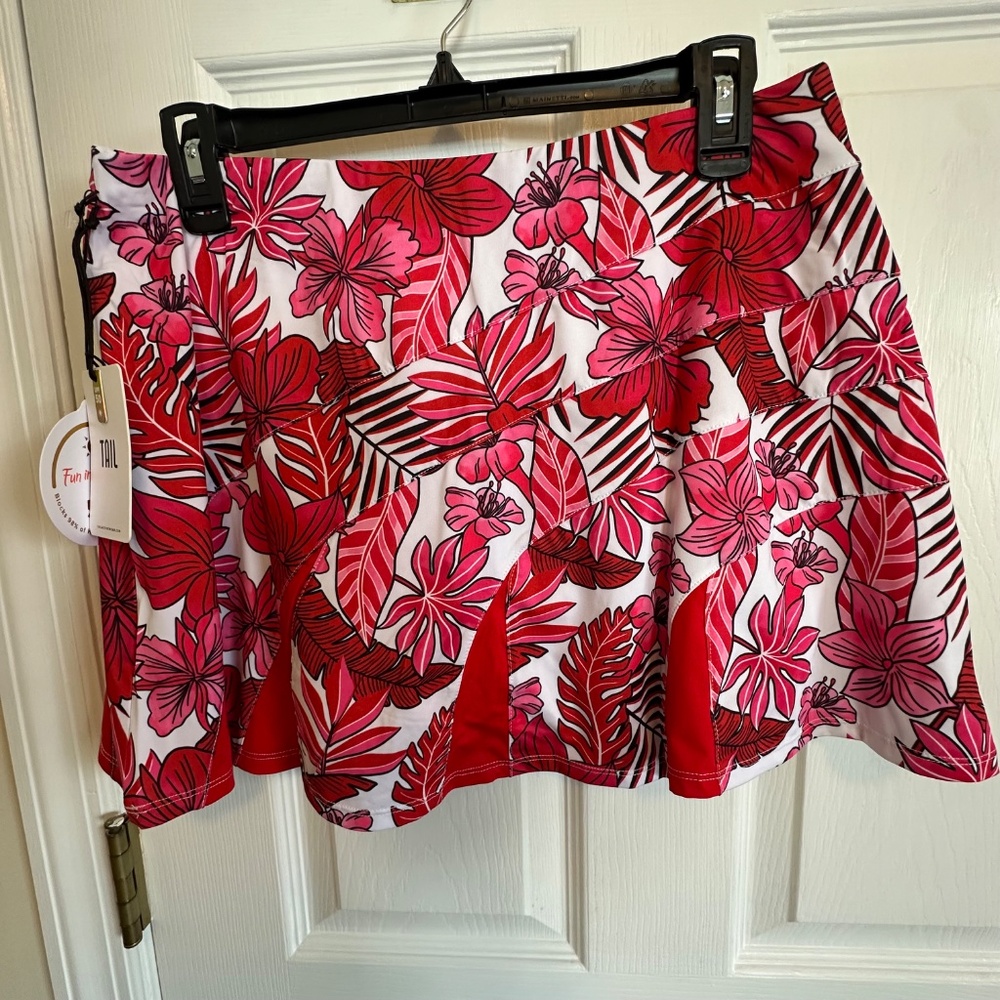 Tail Skort, size Large, brand new with tags - Picture 3 of 7